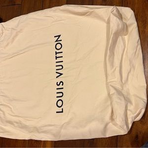 Louis Vuitton XL dust cover Lg 25.5”x 27” box bottom is 8”x 7.5”.  XL is $79